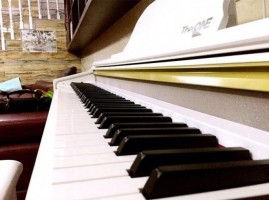壹枱智能钢琴