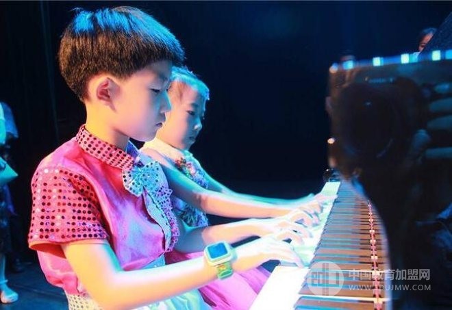 小钟琴国际少儿艺术