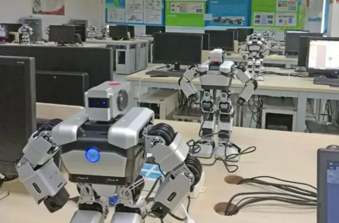 创芯荔机器人培训加盟