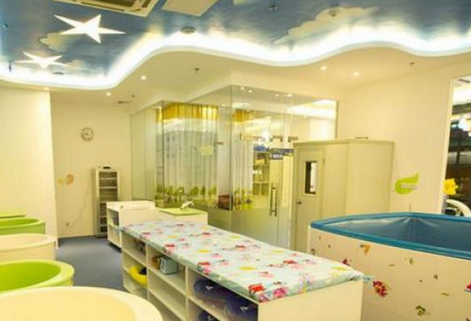 小飛俠嬰幼兒游泳館加盟